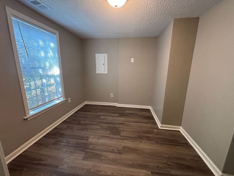 Memphis House: 2887 Woodlawn Terrace