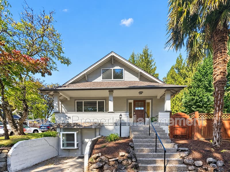 West Linn House: 2312 5th Avenue