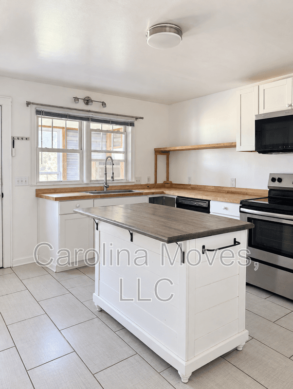 Greenville House: 44 Allen St