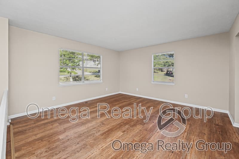 Anniston House: 1033 Old Mill Rd