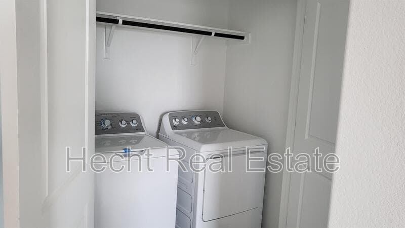 San Marcos House: 348 Geode Glen