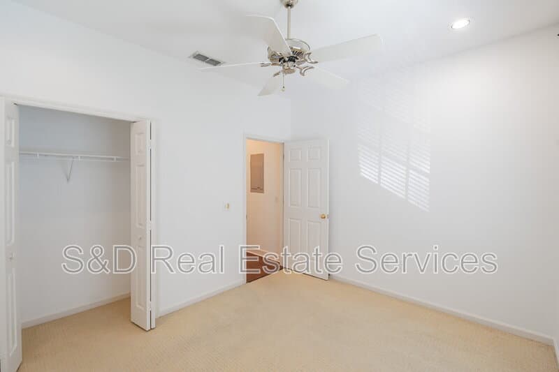 Lakeland Condo: 447 Enclave Place