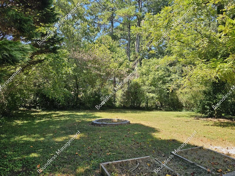 Decatur House: 561 Allendale Dr