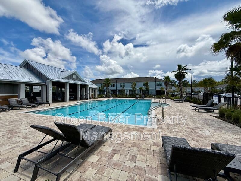 Jacksonville House: 4922 Earthshine Road