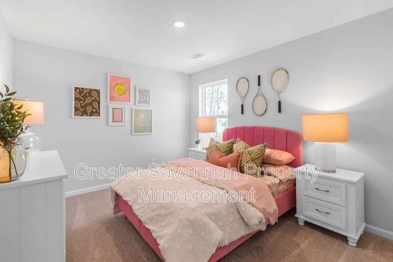 Pooler House: 202 Bircholt Grove
