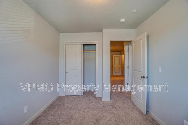 Ridgefield Townhome: 187 North 44th Place