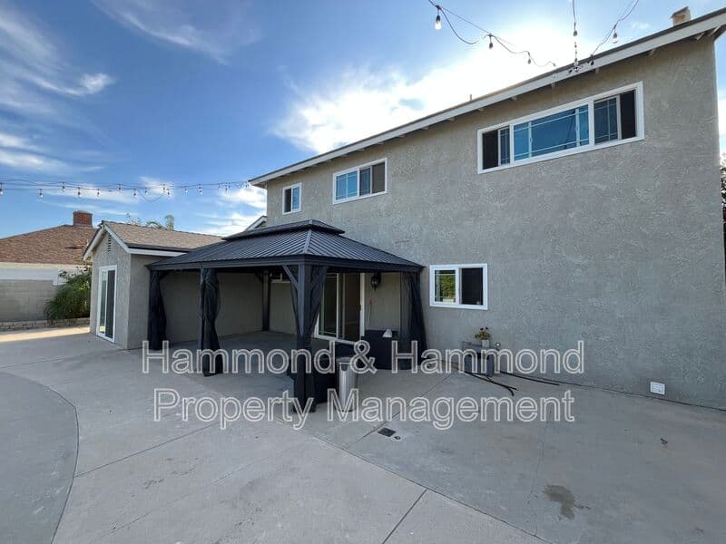 Granada Hills House: 10436 Amestoy Ave.