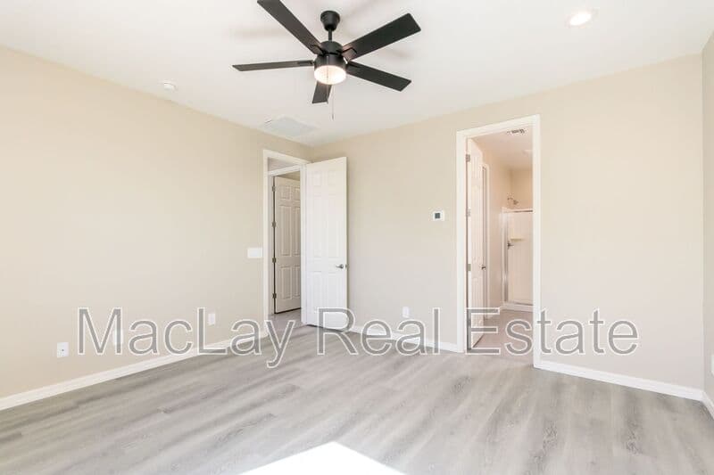 Goodyear House: 15657 W Monroe St