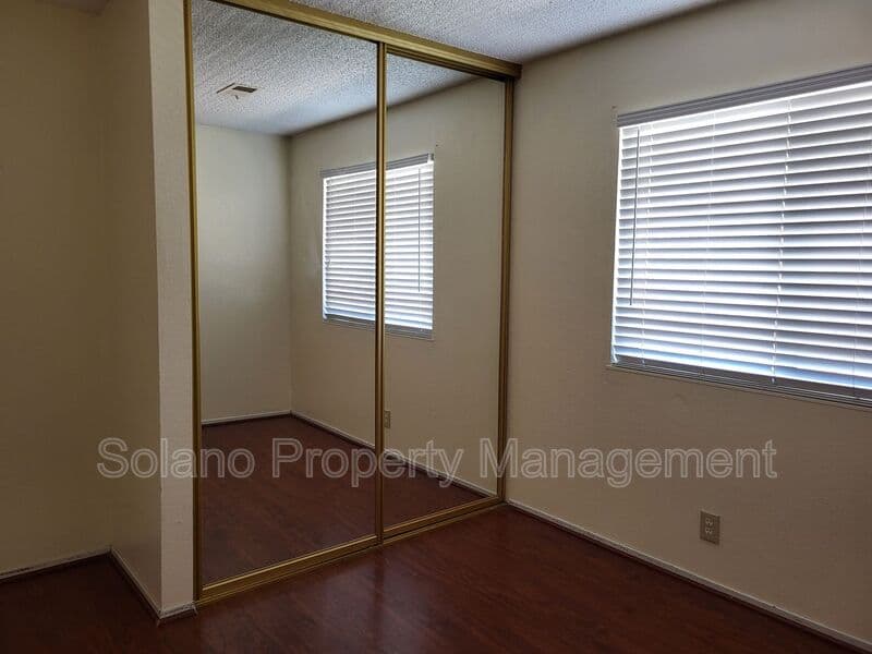 Vallejo House: 125 Serpentine Drive