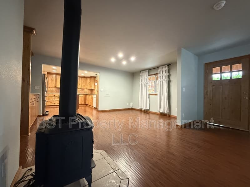 Silverton House: 418 Koons Street