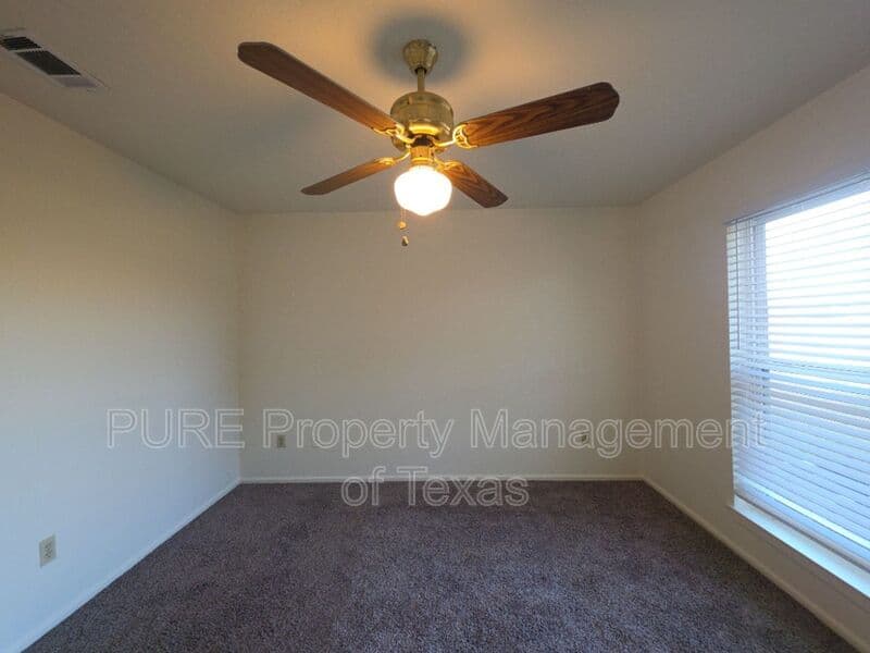 Elgin House: 304 McClendon Dr