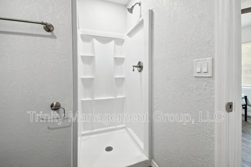 Dunedin House: 1051 Dogwood Drive - Room 1