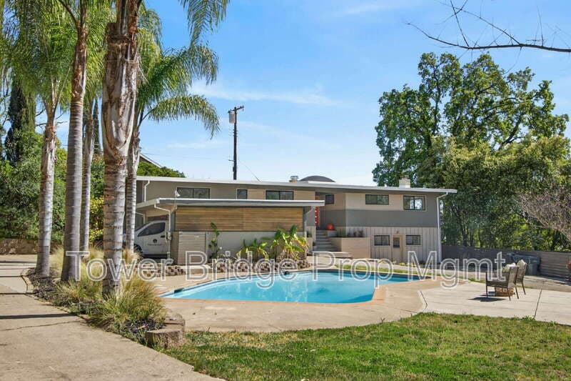 Fair Oaks House: 3937 Orangewood Dr
