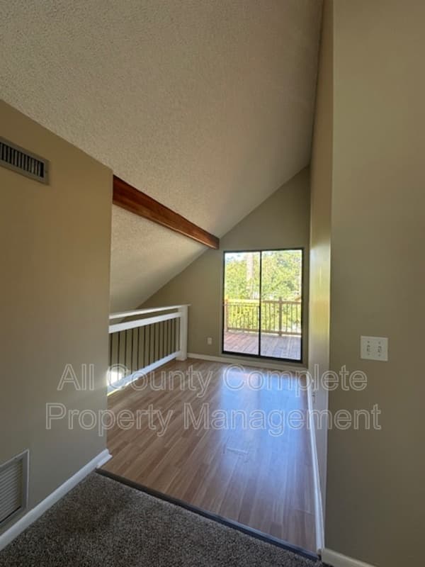 Jacksonville House: 6653 Periwinkle Drive