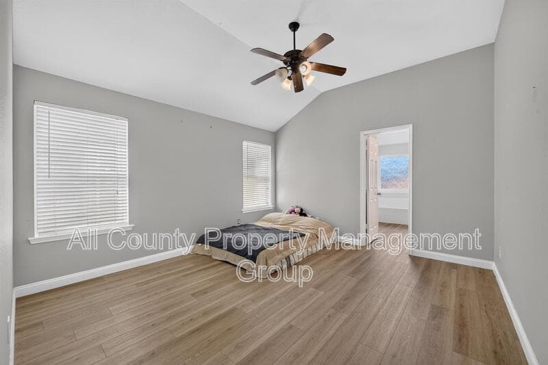 Fort Worth House: 8205 Mule Deer Run