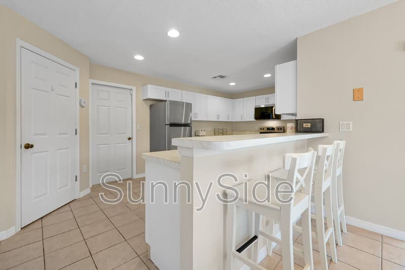 Davenport House: 441 Robin Rd
