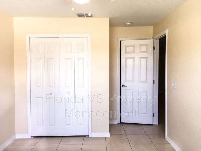 Poinciana House: 332 Dundee Dr