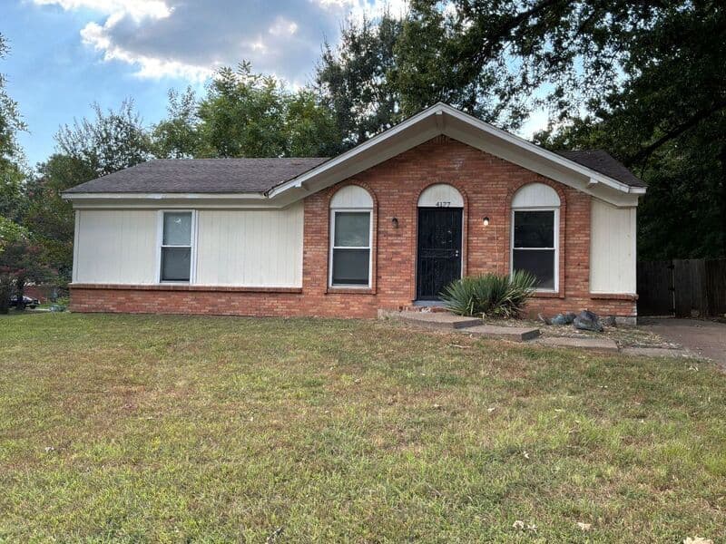 Memphis House: 4177 University St