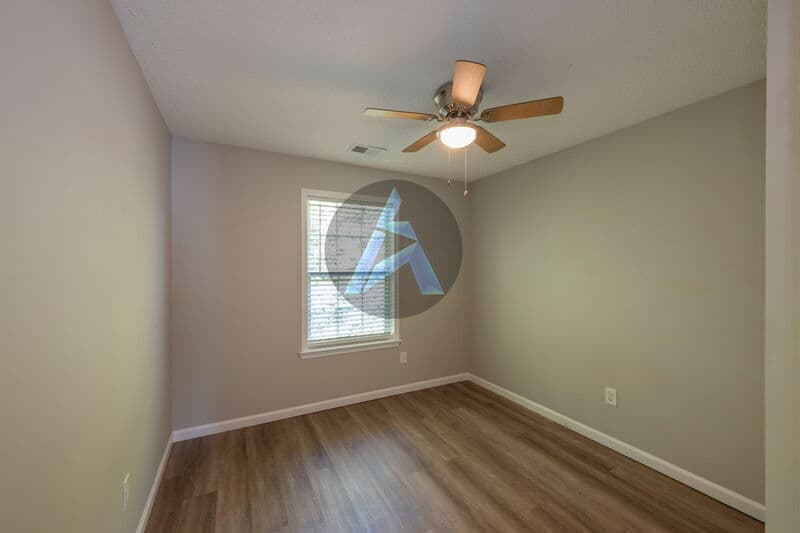Woodstock Townhome: 437 Red Coat Ln