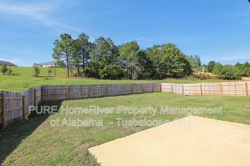 Northport House: 4943 Copper Loop Rd