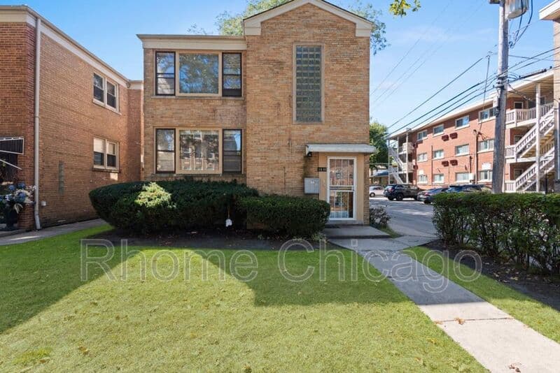Evanston Condo: 1816 Monroe St.