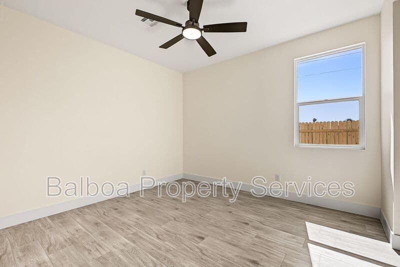 Buckeye Condo: 212 2nd Ave E