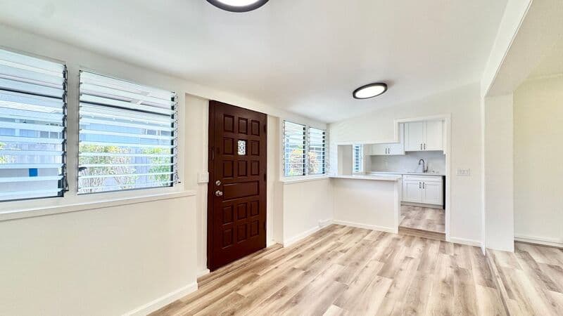Kailua House: 421 C Olomana Street