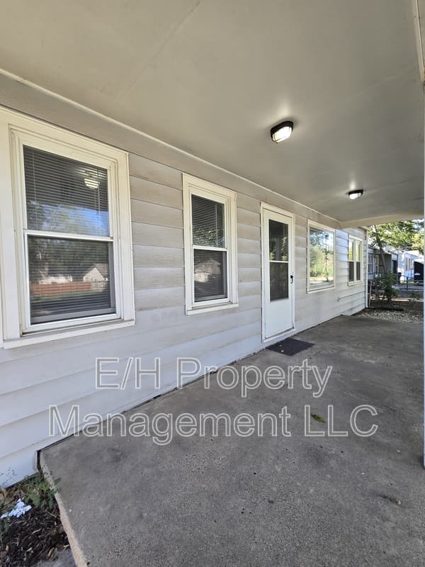 Wichita House: 915 Harding Street
