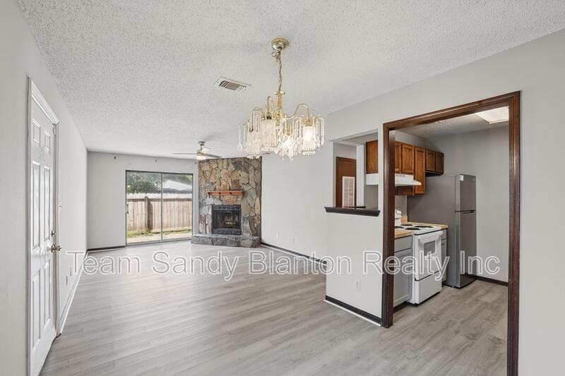 Pensacola House: 455 Stara Circle