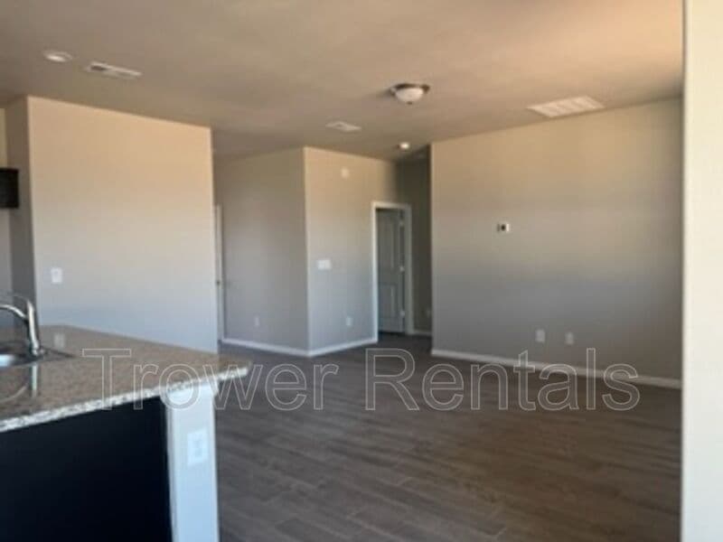 Odessa House: 1902 Twin Falls Dr