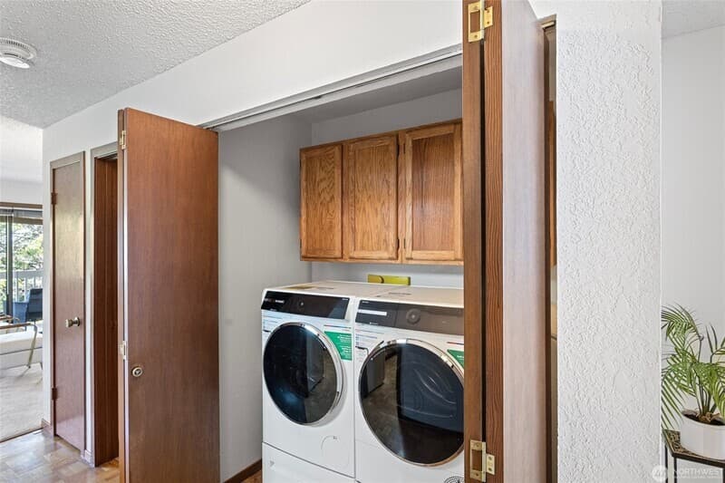 Bellevue Townhome: 12840 SE 40th Ct
