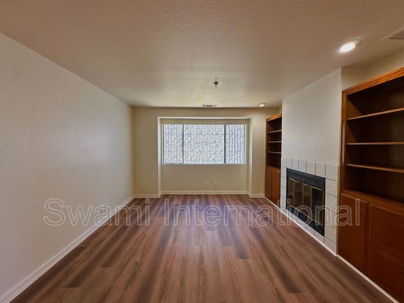 Hawthorne Condo: 14323 Cerise Avenue