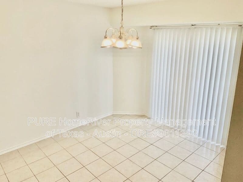 Cedar Park House: 1614 Paper Moon Dr