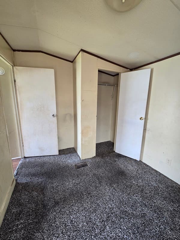 Fayetteville House: 2502 Cattail Cir