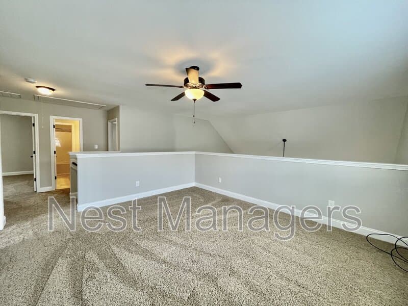 Hope Mills House: 5849 Crepe Myrtle Drive
