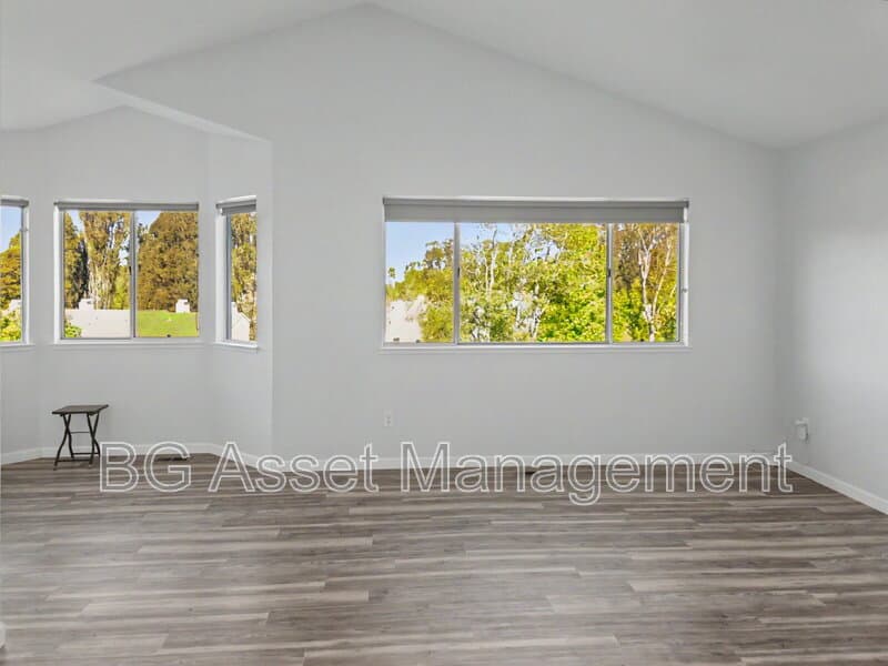 Richmond House: 3351 Parkgate Court