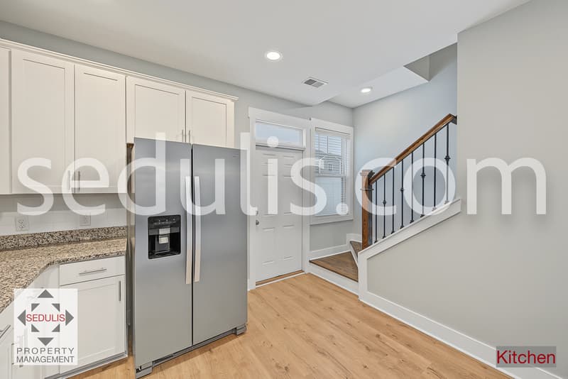 North Charleston House: 3923 Four Poles Park Drive