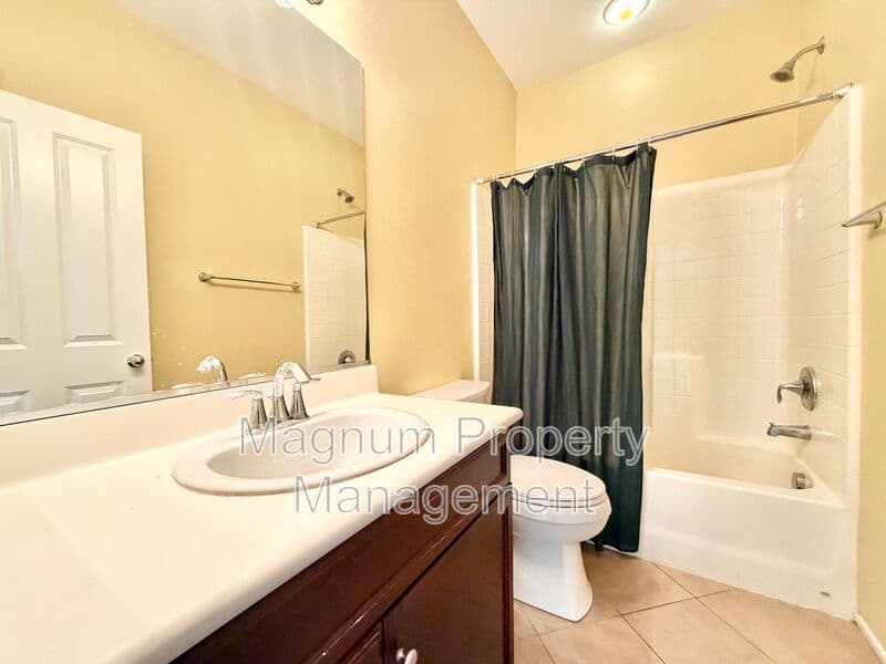 Murrieta House: 35792 Hazelhurst St