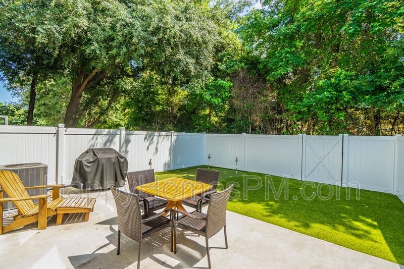 Mount Pleasant House: 3049 Emma Lane