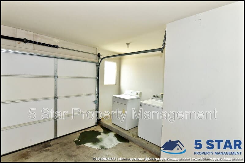 El Paso House: 872 Colbert Shapleigh Place !!