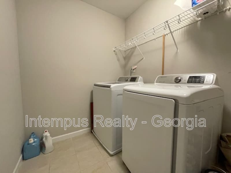 Powder Springs House: 3816 Thackary Dr