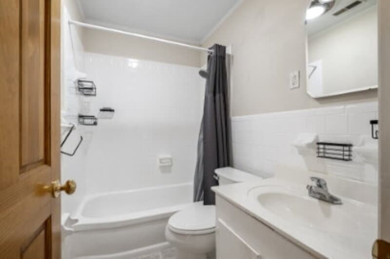 Southern Pines Condo: 555 North Leak Street