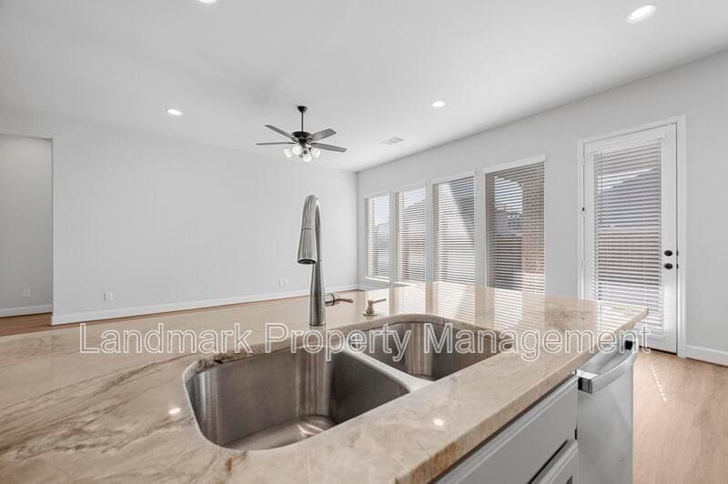 Mansfield House: 1822 Buckeye Lane