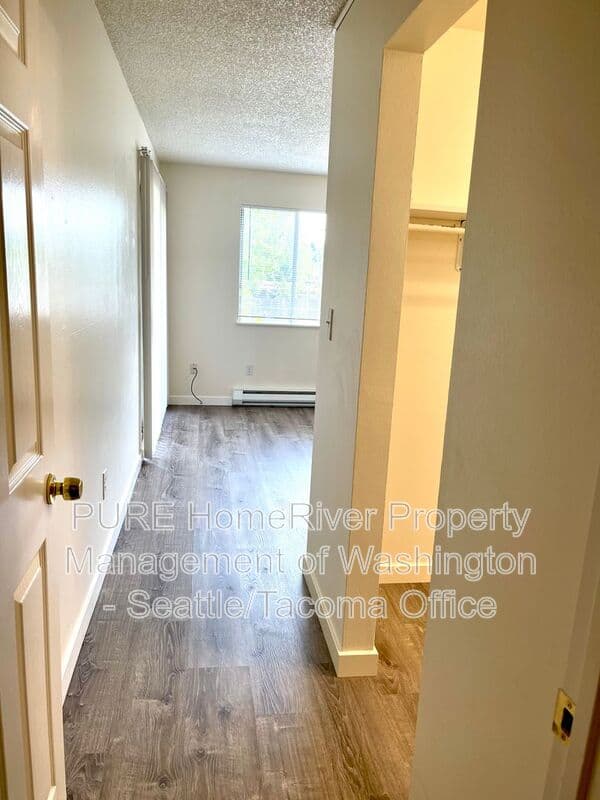 Seattle Condo: 3047 SW Avalon Way