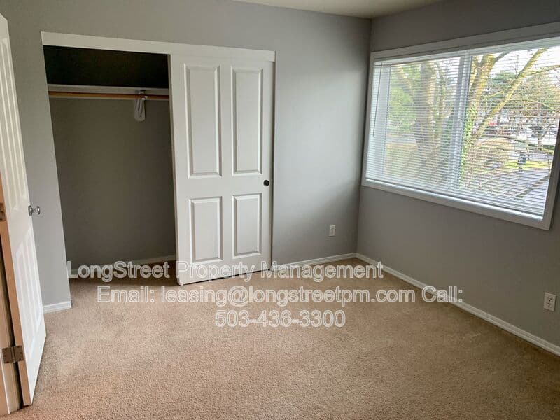 Portland Condo: 8324 SE Rhine St