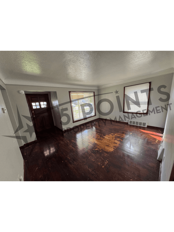 Garfield Heights House: 13509 Eastwood Boulevard