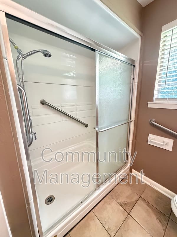 Denham Springs House: 8330 Springfield Rd