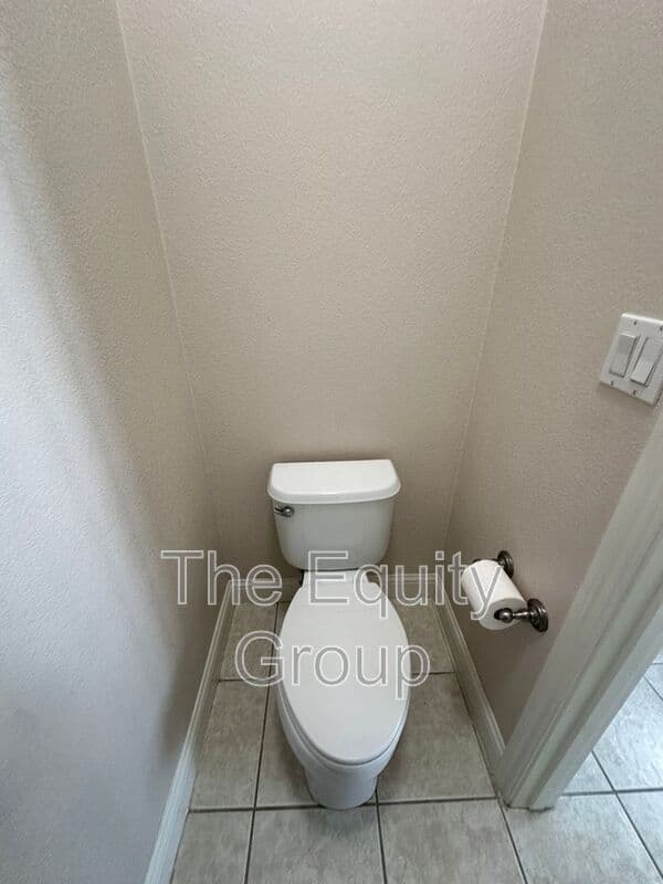Visalia House: 239 North Preston St