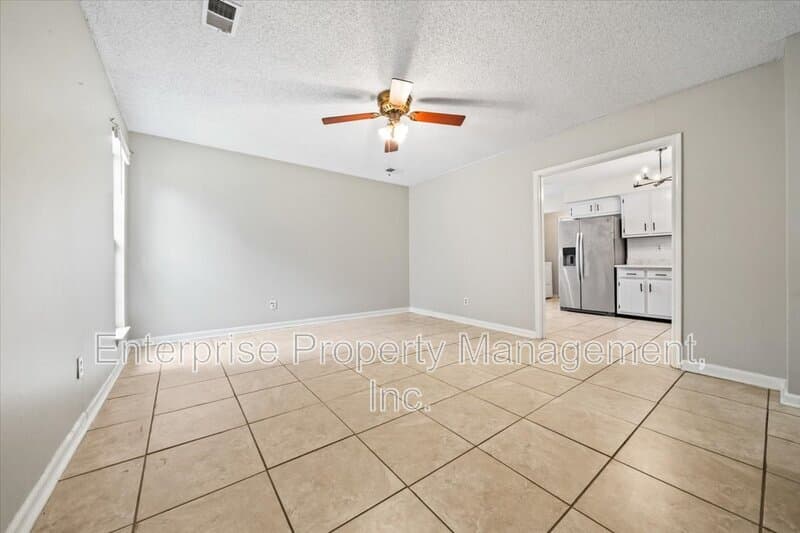 Memphis House: 7103 Tagen Dr
