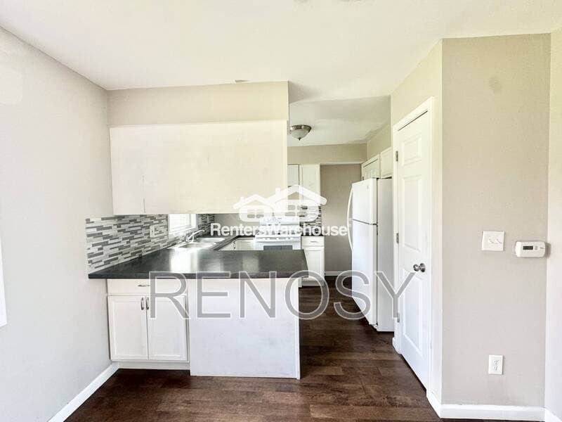 Des Moines House: 4924 Madison Ave